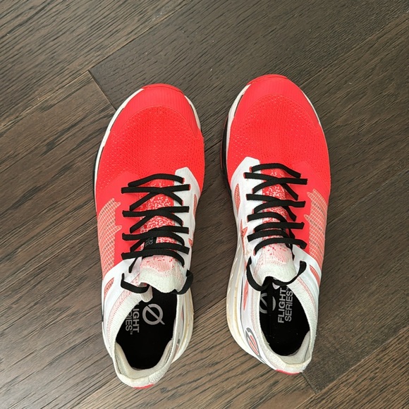 North face plated trail shoe - Picture 2 of 5